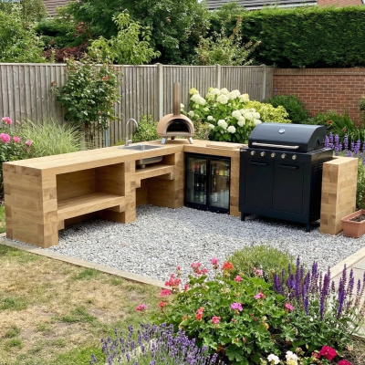 Outdoor-Küche aus Holz / 2,325 x 2,25 x 0,65 m
